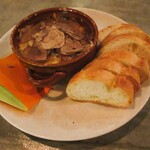 コーボ レストラン - トリュフとミートソースの目玉焼き