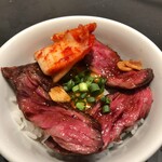 焼肉ホルモン 風土. - 丼にキムチオン♪