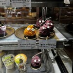 ペチカスケマサコーヒー - ショーケースの中のケーキたち