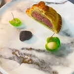 シェ オリビエ - 鳩胸肉とキャベツのパイ包み焼き