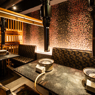 2名~11名まで利用可能な半個室もございます