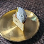 パティスリー トゥール - チーズスフレ　クリームのデコボコは購入後つけてしまった