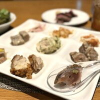 スカイグリルブッフェGOCOCU - 鰹のたたきや長野の山賊焼き。