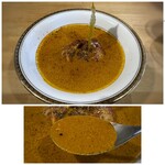 ぐぐカレー。 - ビジュアル的には以前のスリランカカレーと似ていますね。 でも、こちらの方がカレーの濃度が強いような。