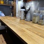 ぐぐカレー。 - カウンター席のみの小箱