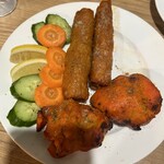 ロータス - チキンティッカとシークカバブ