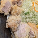 とん太 - ヒレカツは白くて少しだけピンク。