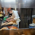 とん太 - 揚げてる音が鳴り響いてました。