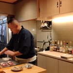 すしやのたい悟 - カウンター内の店主