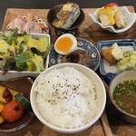 PIPI - 本日の7種の豆皿ランチ