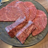 焼肉うしごろ 新宿三丁目店 - 