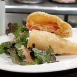 トリワイン ＰＩＫＯＳＨＨＨＵ - 揚げピザ