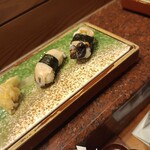 傳七すし - 鮑 サザエ