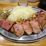 幸運豚人 - 低温調理極厚ポークジンジャー300ｇ（大盛）1,200円（ご飯・スープ、１回おかわり無料）