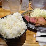 幸運豚人 - 低温調理極厚ポークジンジャー300ｇ（大盛）1,200円（ご飯・スープ、１回おかわり無料）