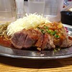 幸運豚人 - 低温調理極厚ポークジンジャー300ｇ（大盛）1,200円（ご飯・スープ、１回おかわり無料）