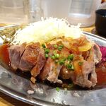 幸運豚人 - 低温調理極厚ポークジンジャー300ｇ（大盛）1,200円（ご飯・スープ、１回おかわり無料）