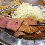 幸運豚人 - 低温調理極厚ポークジンジャー300ｇ（大盛）1,200円（ご飯・スープ、１回おかわり無料）