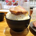 幸運豚人 - 低温調理極厚ポークジンジャー300ｇ（大盛）1,200円（ご飯・スープ、１回おかわり無料）