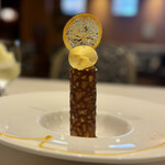 レストラン コートドール - オレンジのクルスティヤン パッションフルーツのシャーベット添え