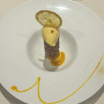 レストラン コートドール - オレンジのクルスティヤン パッションフルーツのシャーベット添え