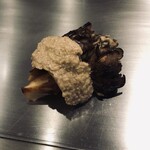鉄板料理 らくだ - 舞茸のソテー　トリュフソース掛け　