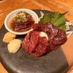 らくだや - 馬刺し盛り合わせ