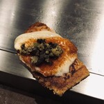 鉄板料理 らくだ - ヒレの脂を吸ったパンを使ってチーズトースト