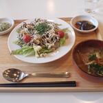 トーコーキッチン - シシリアンライス 副菜二品、豚汁