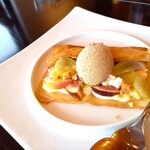 marc - 山梨県産イチジクとシャインマスカットのクレープ　アールグレイのジェラート