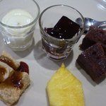 ビュッフェのデザート♪別腹べつばら♪