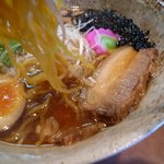 麺処 咲柳 - しょうゆラーメンの麺