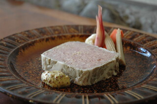 Pyrenees - 信州の幻の豚"千代幻豚"をテリーヌに