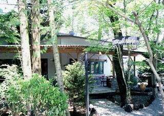 Pyrenees - フランス・ピレネー地方にひっそりとたたずむ隠れ家レストランがモチーフ