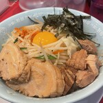 野郎ラーメン プレナ海浜幕張店 - 丸いチャーシュー2枚はLineクーポン！！お得でした！