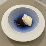 Maison DIA Mizuguchi - 壷焼きフォンダンショコラ 自家製蜂蜜アイス添え