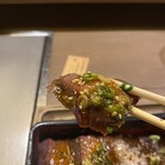天神黒毛流 焼肉 参星 - 5ミリくらいの厚み