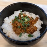 らーめん 鶏の一 - そぼろご飯