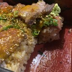 天神黒毛流 焼肉 参星 - 大盛ご飯の量はこんな感じ