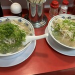 ラーメン 福 - ラーメンの比較（ネギの量の差がスゴイ！）