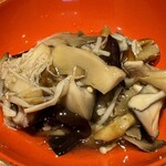 手打蕎麦 じゆうさん - いろいろきのこのおひたし