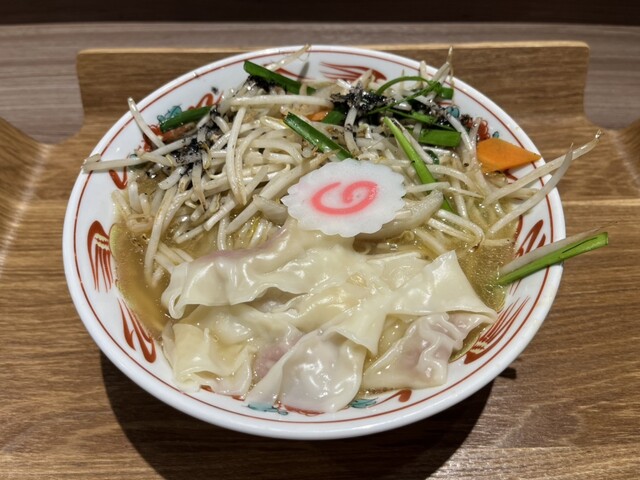 新御茶ノ水 萬龍 東京ドームシティ店 ワンタンもやしそば 1000円