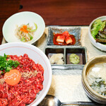 備長炭焼肉としゃぶしゃぶ 仔虎 - 