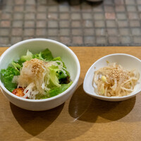 みやび - グリーンサラダ、豆もやしのナムル