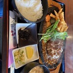 サンデー - ハンバーグ定食