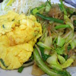 新華苑 - 春雨と野菜炒めとカニ玉子焼。