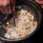 USHIGORO S. - 松茸の土鍋ご飯