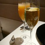 Resutoran Aida - スパークリングワインと白桃のジュースで乾杯！2014/4