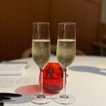 神楽坂 フレンチレストラン ラリアンス - スパークリングワイン
      2024年10月24日