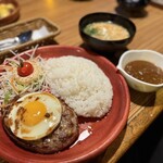 びっくりドンキー - ﾗﾝﾁ:ｴｯｸﾞﾊﾞｰｸﾞﾃﾞｨｯｼｭ　ご飯大盛＆ｶﾘｰｿｰｽ付